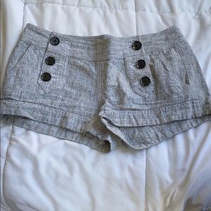 Express side button shorts - Size 4